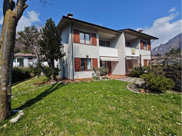 casa indipendente in vendita a Ballabio