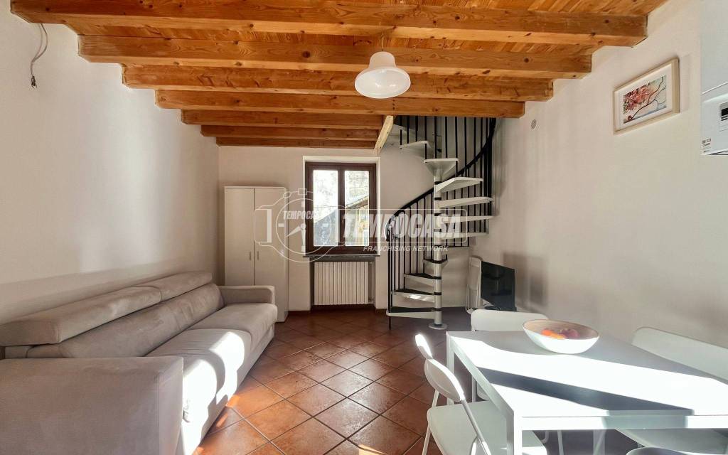 appartamento in vendita a Ballabio