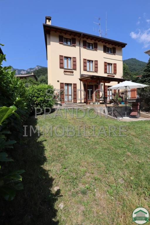 casa indipendente in vendita a Ballabio
