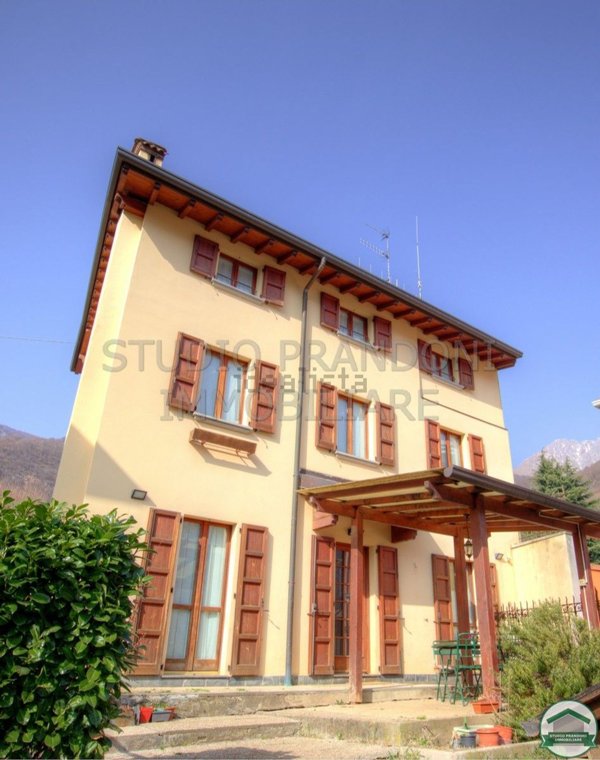 casa indipendente in vendita a Ballabio