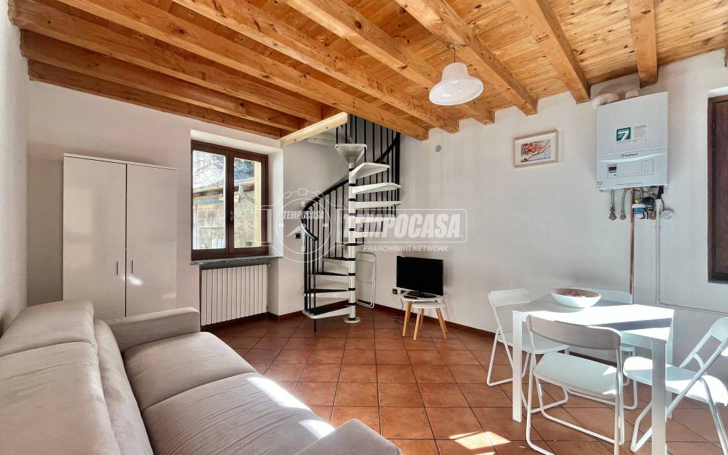 appartamento in vendita a Ballabio