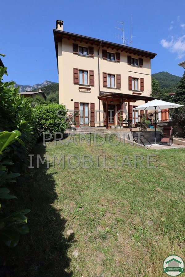 casa indipendente in vendita a Ballabio