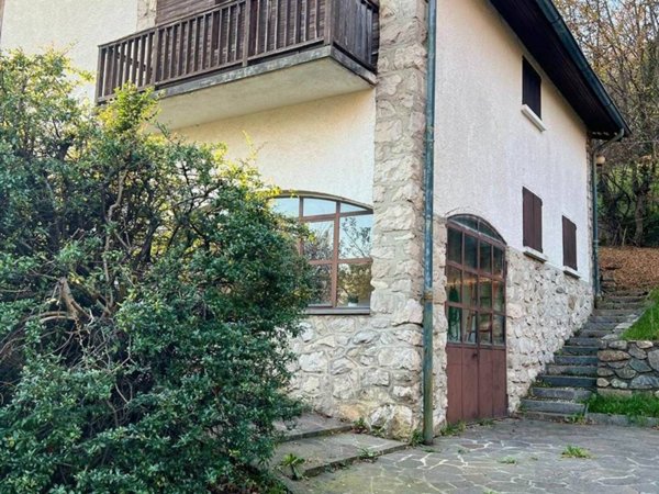 casa indipendente in vendita a Ballabio