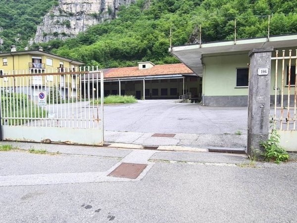 locale commerciale in vendita a Ballabio