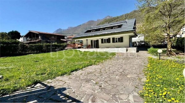 casa indipendente in vendita a Ballabio