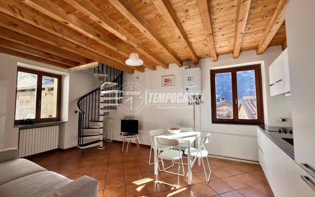 appartamento in vendita a Ballabio