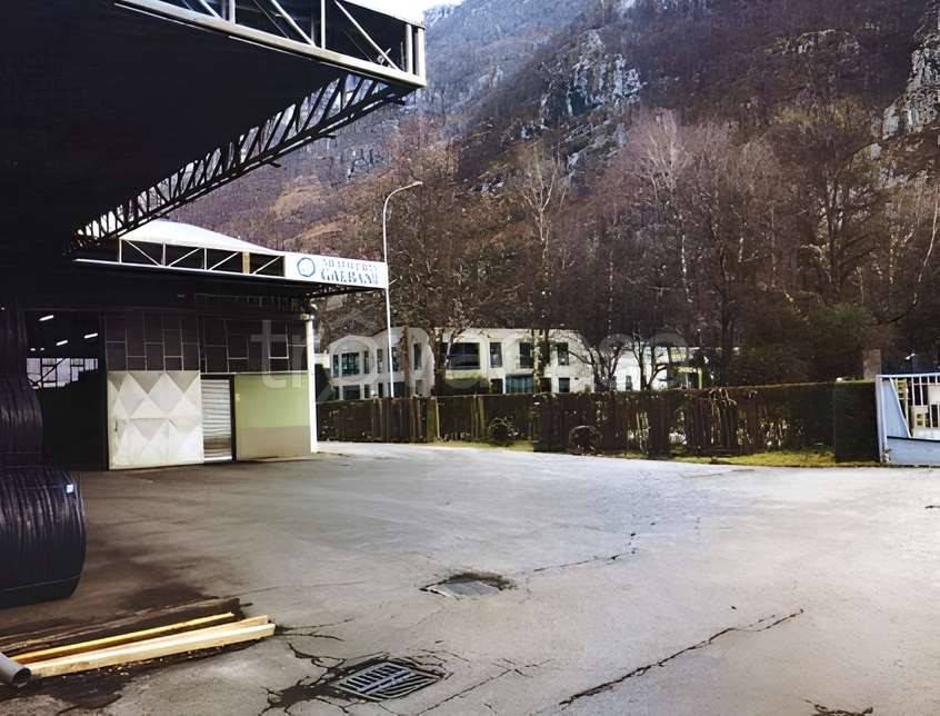 locale commerciale in vendita a Ballabio