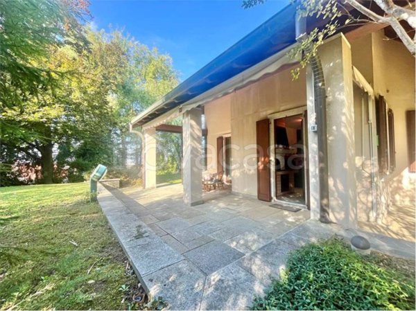 casa indipendente in vendita a Barzago