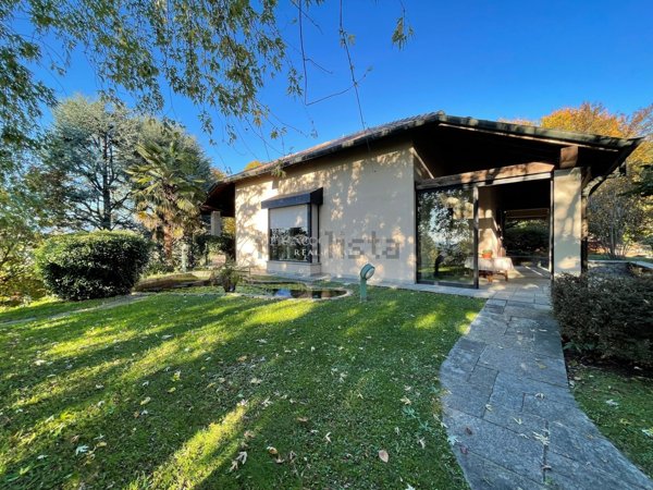 casa indipendente in vendita a Barzago