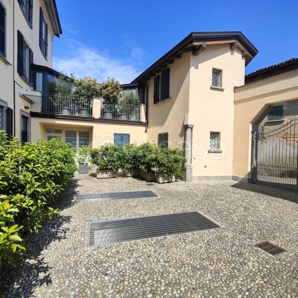 appartamento in vendita a Barzago