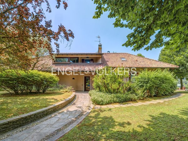 casa indipendente in vendita a Barzago in zona Verdegò