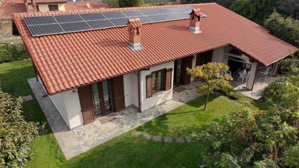 casa indipendente in vendita a Barzago