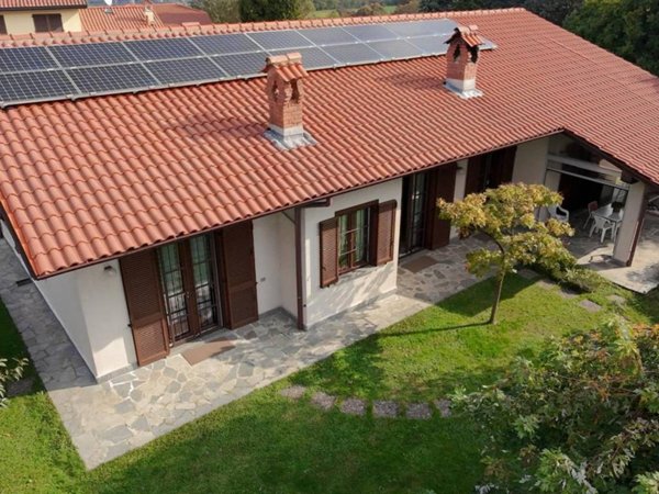 casa indipendente in vendita a Barzago