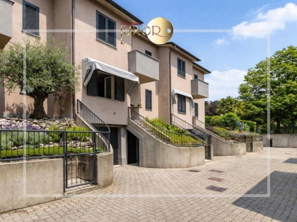 casa indipendente in vendita a Barzago in zona Bevera