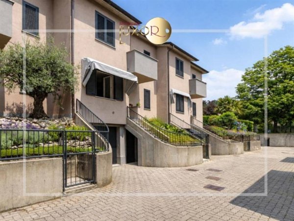 casa indipendente in vendita a Barzago in zona Bevera