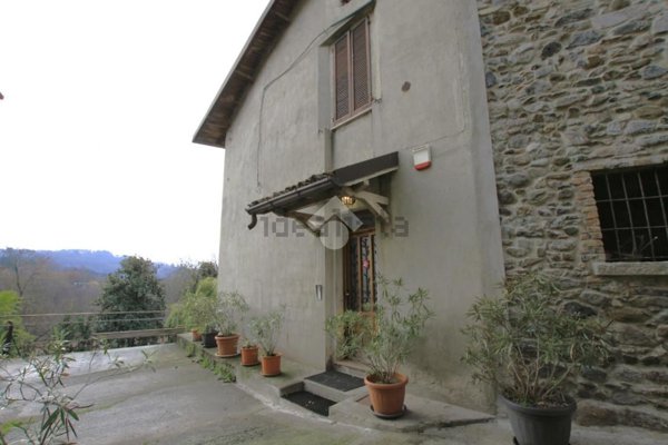 appartamento in vendita a Barzago in zona Verdegò