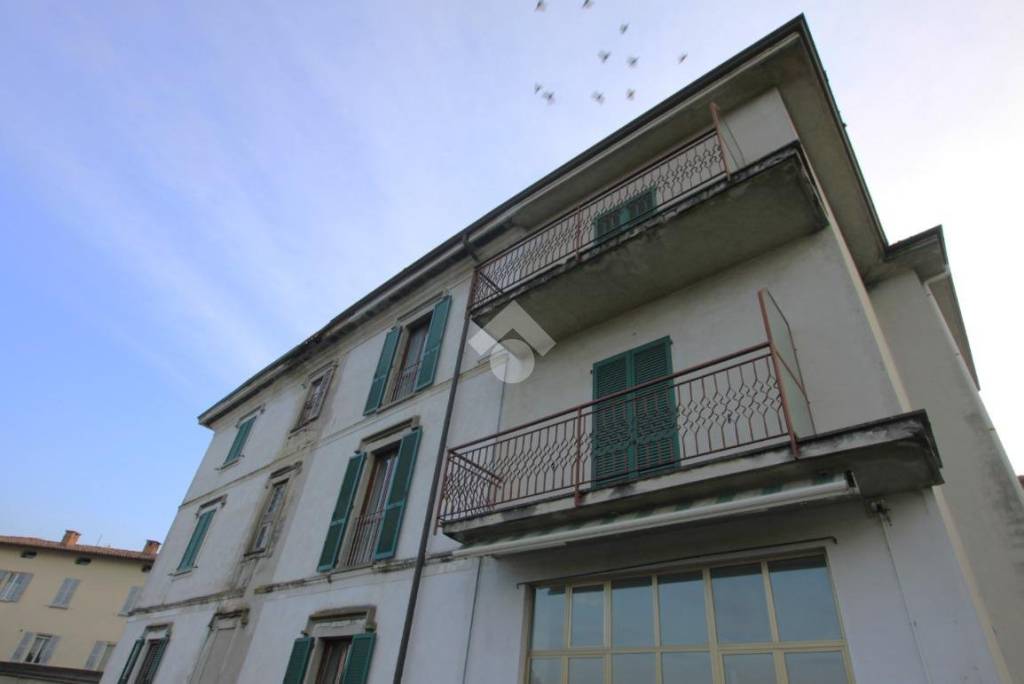 appartamento in vendita a Barzago