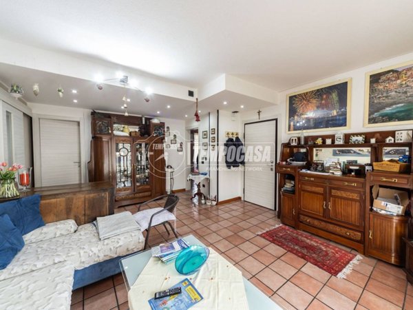 appartamento in vendita a Barzago