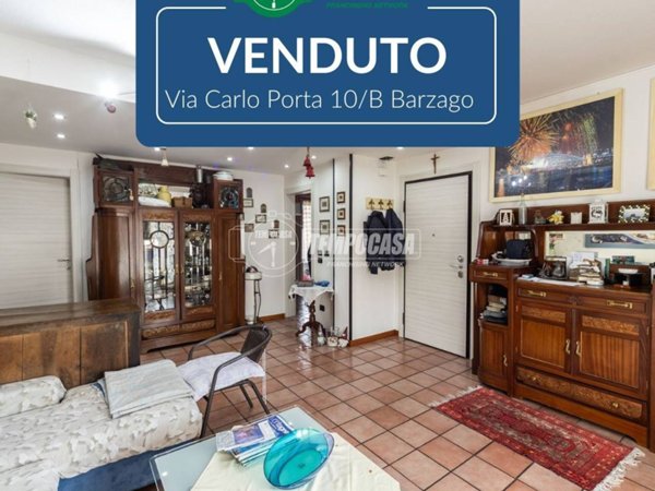 appartamento in vendita a Barzago in zona Verdegò
