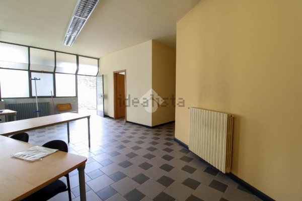 negozio in vendita a Barzago