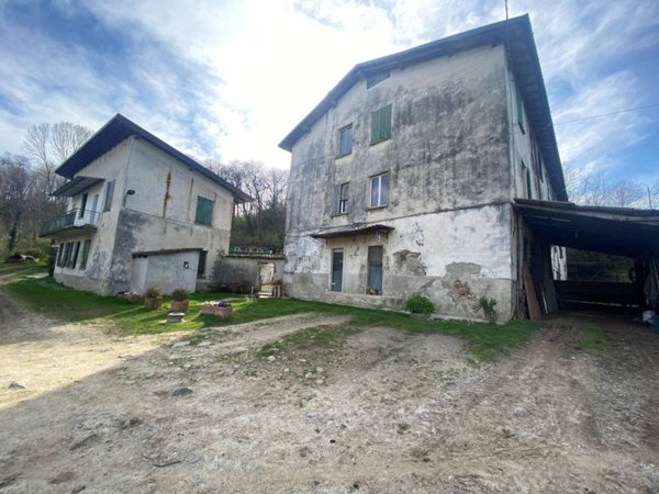 casale in vendita a Barzago in zona Verdegò