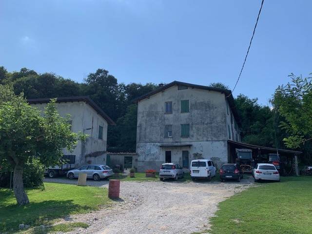 casa indipendente in vendita a Barzago in zona Verdegò