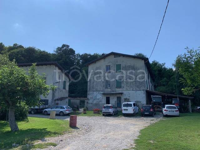 casa indipendente in vendita a Barzago in zona Verdegò