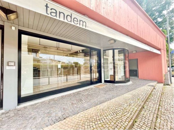 appartamento in vendita a Barzanò
