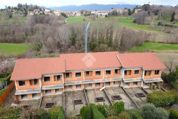 casa indipendente in vendita a Barzanò