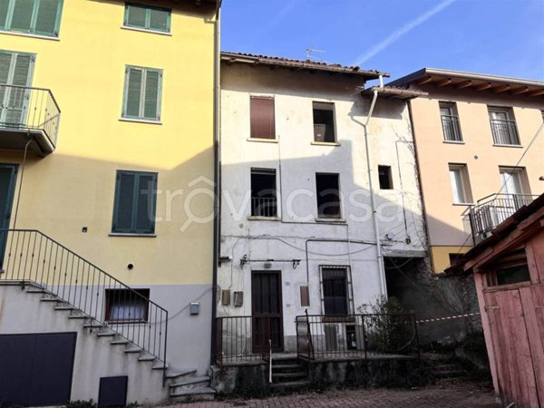 casa indipendente in vendita a Barzanò