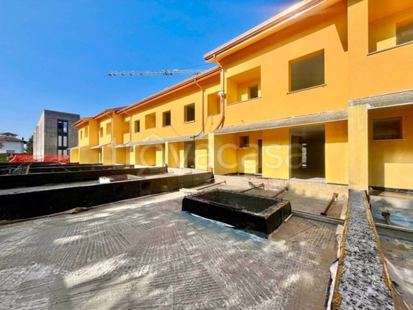 casa indipendente in vendita a Barzanò