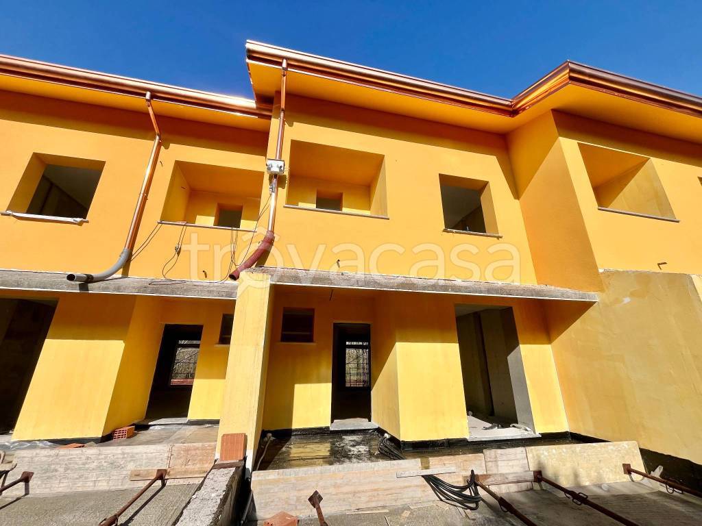 casa indipendente in vendita a Barzanò
