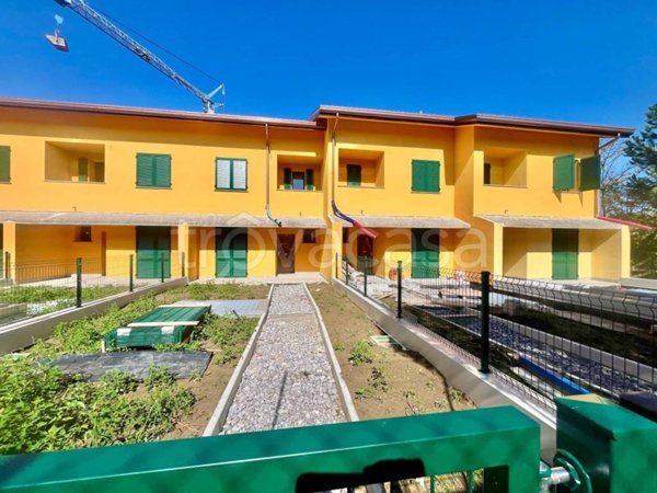 casa indipendente in vendita a Barzanò