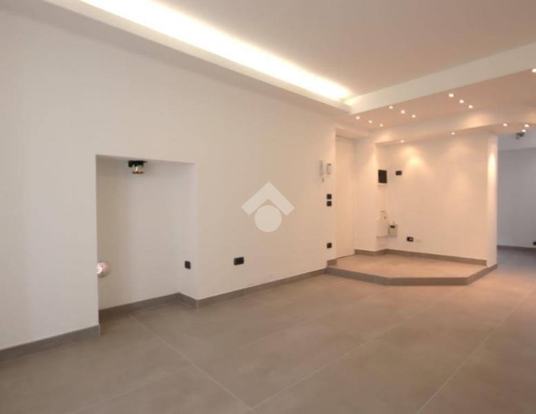 casa indipendente in vendita a Barzanò