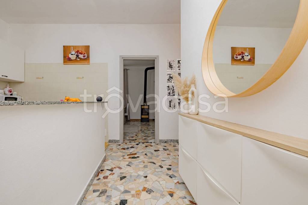 appartamento in vendita a Barzanò