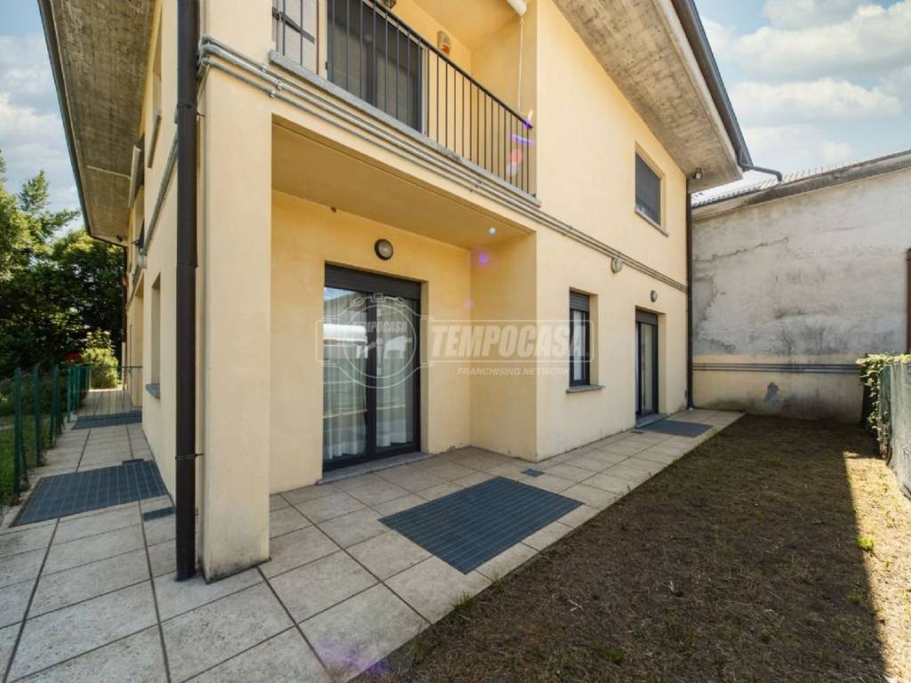 appartamento in vendita a Barzanò