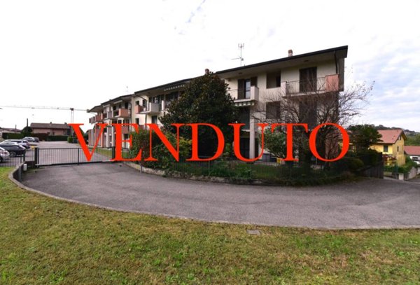 appartamento in vendita a Barzanò