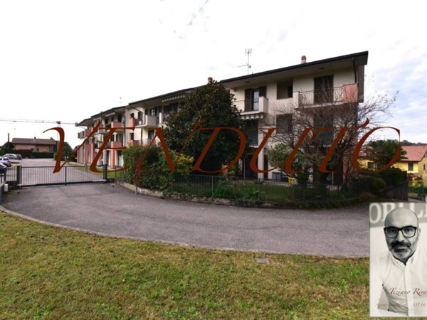 appartamento in vendita a Barzanò