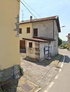 casa indipendente in vendita a Barzanò