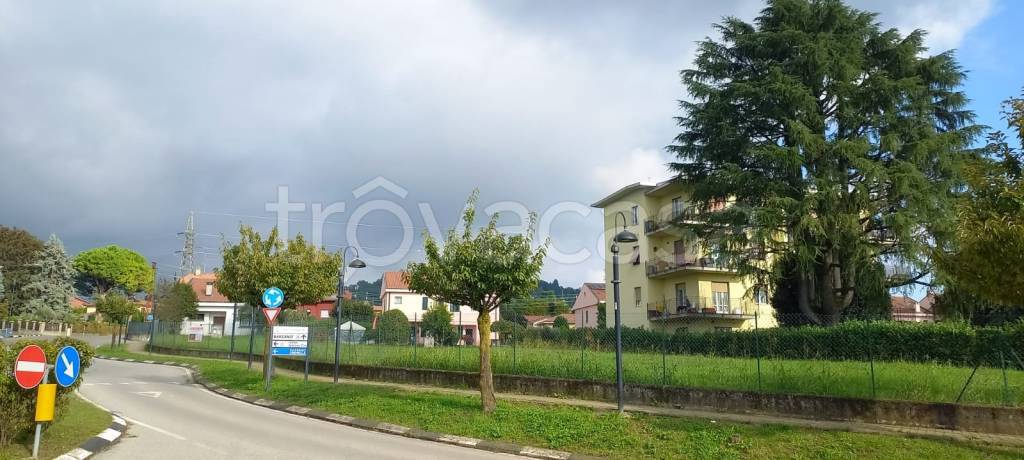 bifamiliare in vendita a Barzanò