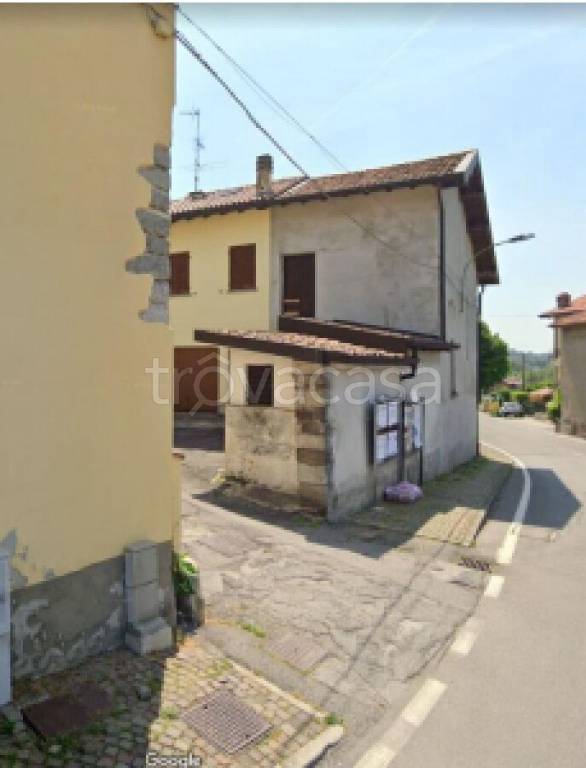 appartamento in vendita a Barzanò in zona Dagò