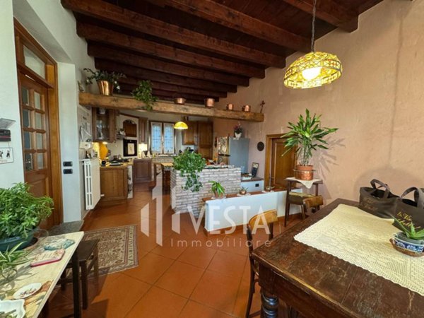 appartamento in vendita a Barzanò
