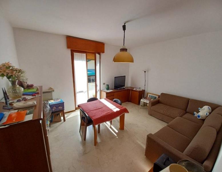 appartamento in vendita a Barzanò