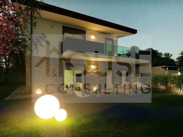 casa indipendente in vendita a Barzanò