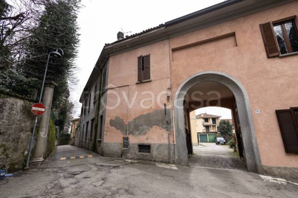 appartamento in vendita a Barzanò