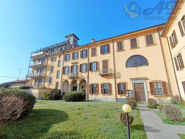 appartamento in vendita a Barzanò