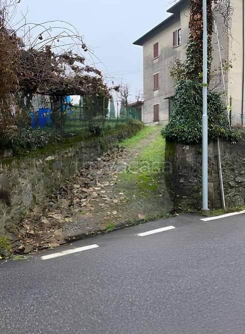 appartamento in vendita a Barzanò in zona Dagò