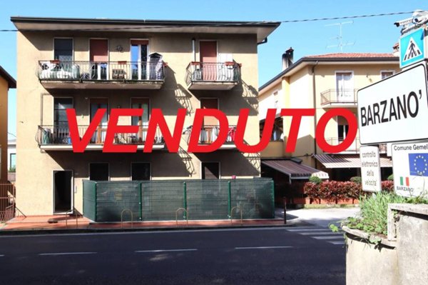 appartamento in vendita a Barzanò