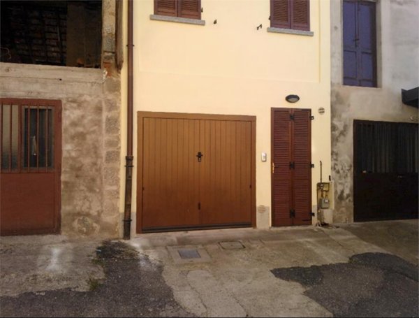 appartamento in vendita a Barzanò