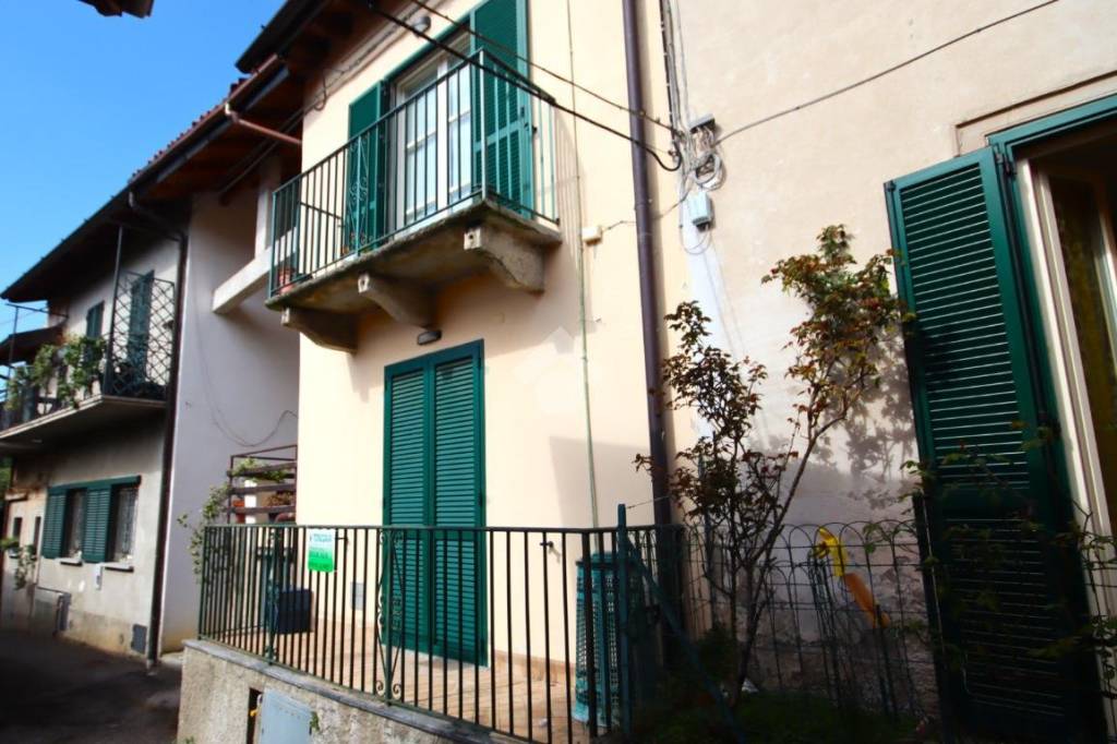 appartamento in vendita a Barzanò